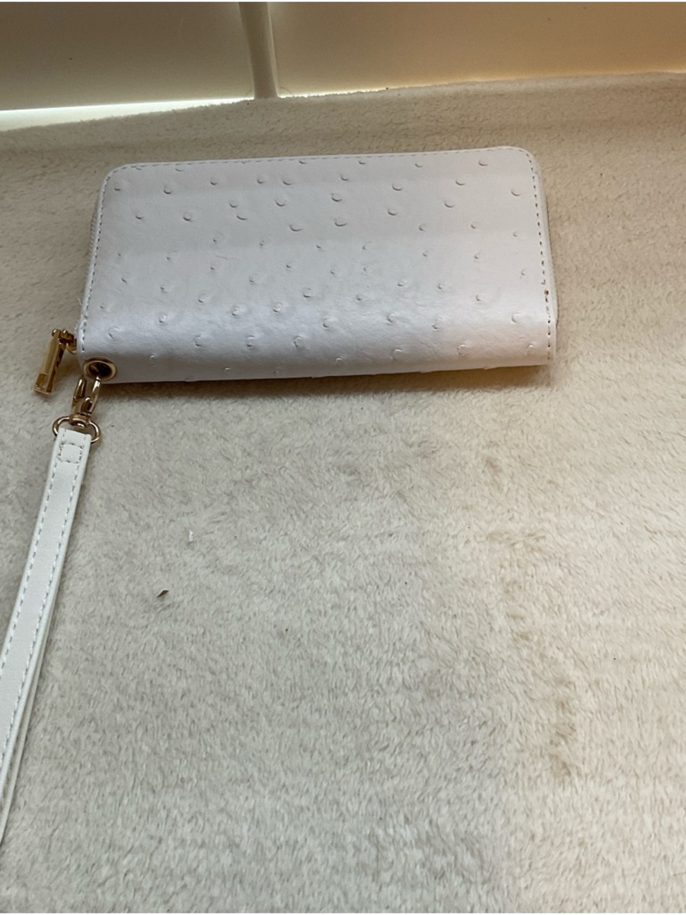 White Textured Wristlet Clutch with Detachable Strap